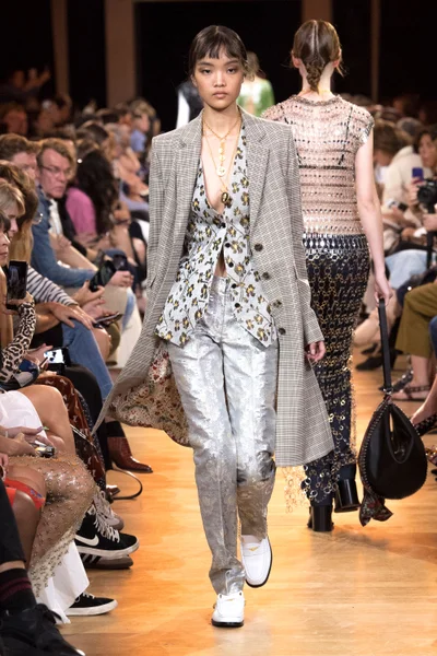 Look 22
